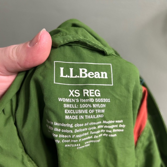 L.L.Bean Women's Mountain Classic Anorak multi-color - Picture 4 of 6